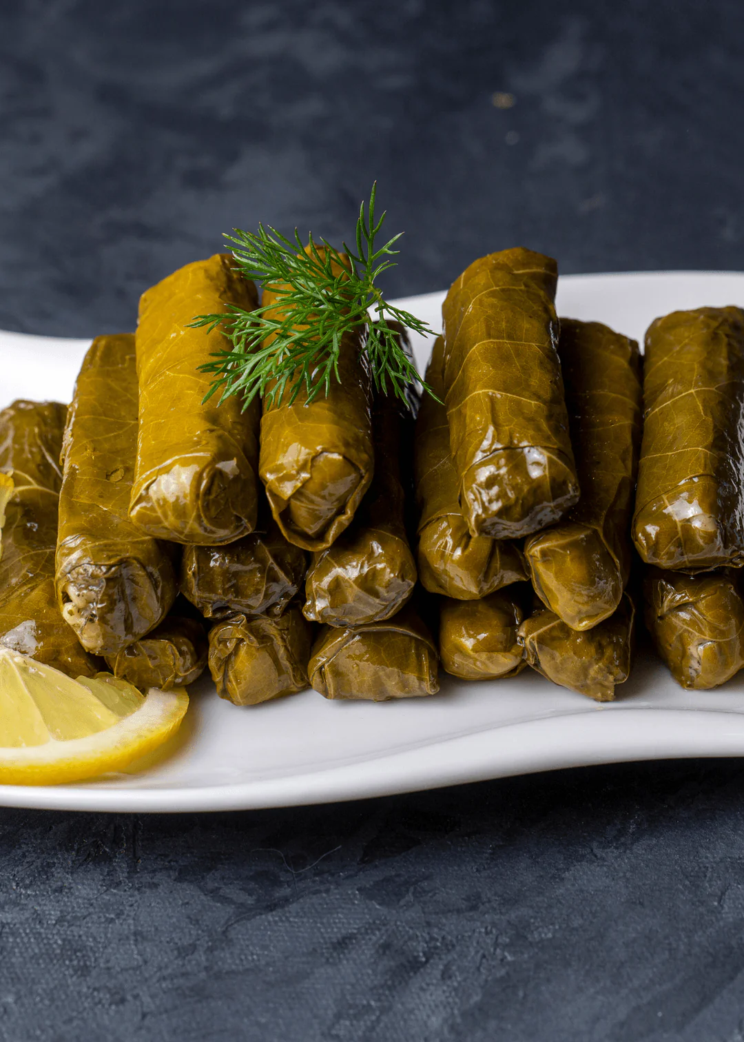 Gefüllte Weinblätter mit Olivenöl